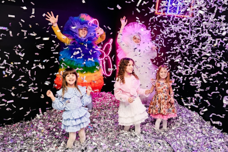 Паперове шоу